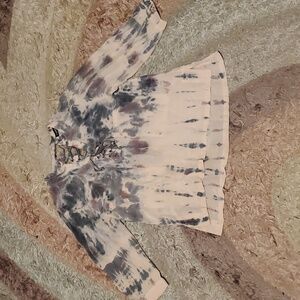 Gypsy silk tie dye 3/4 sleeve top. Size s